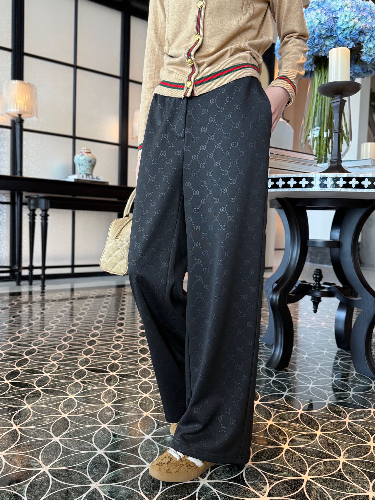 Guc 25fw all-match pants
