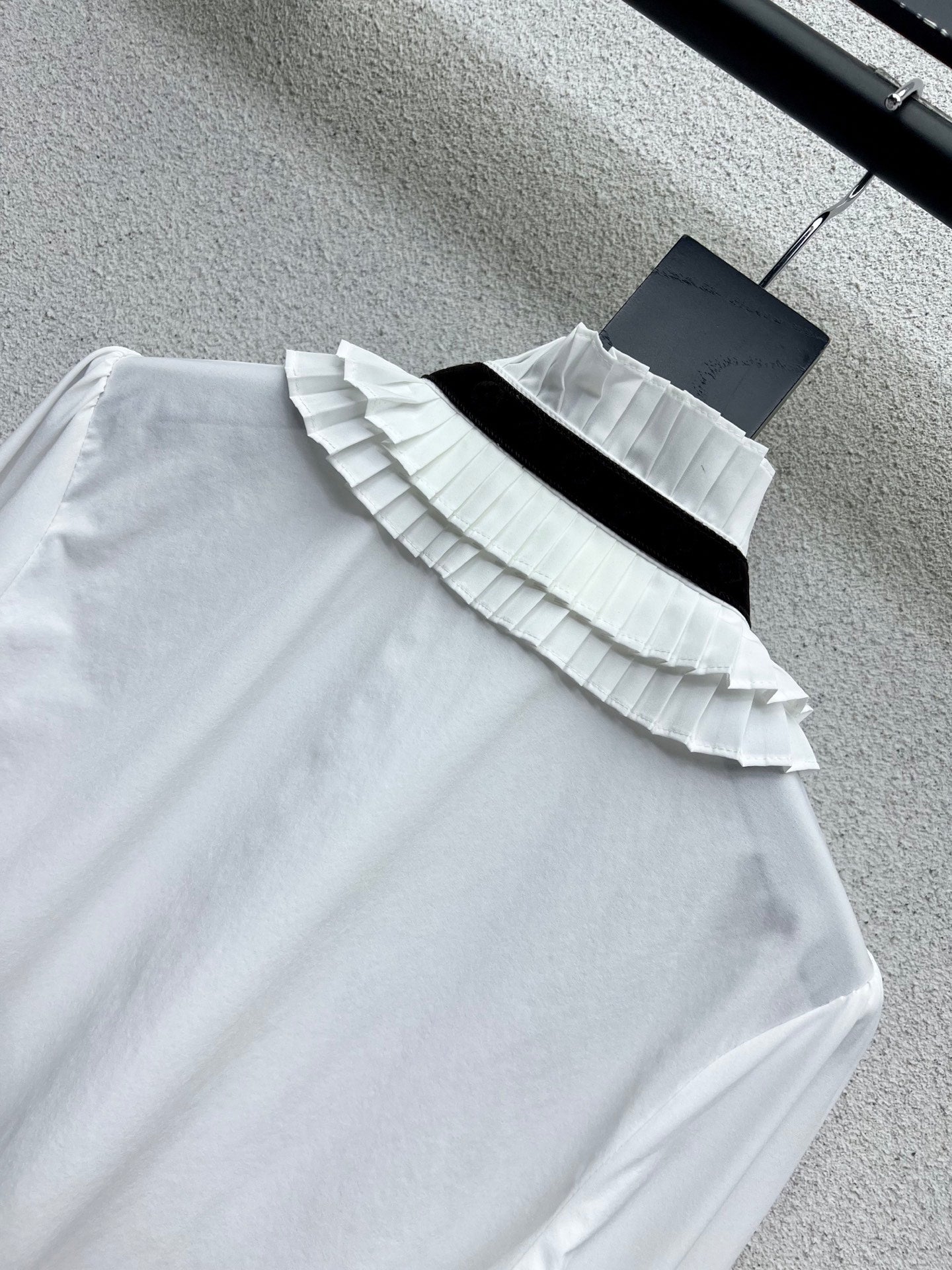 Louis 25fw ruffe shirt
