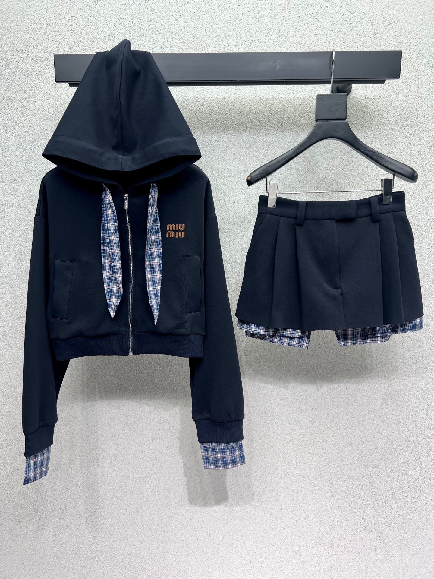 Miu 25fw scarf suit