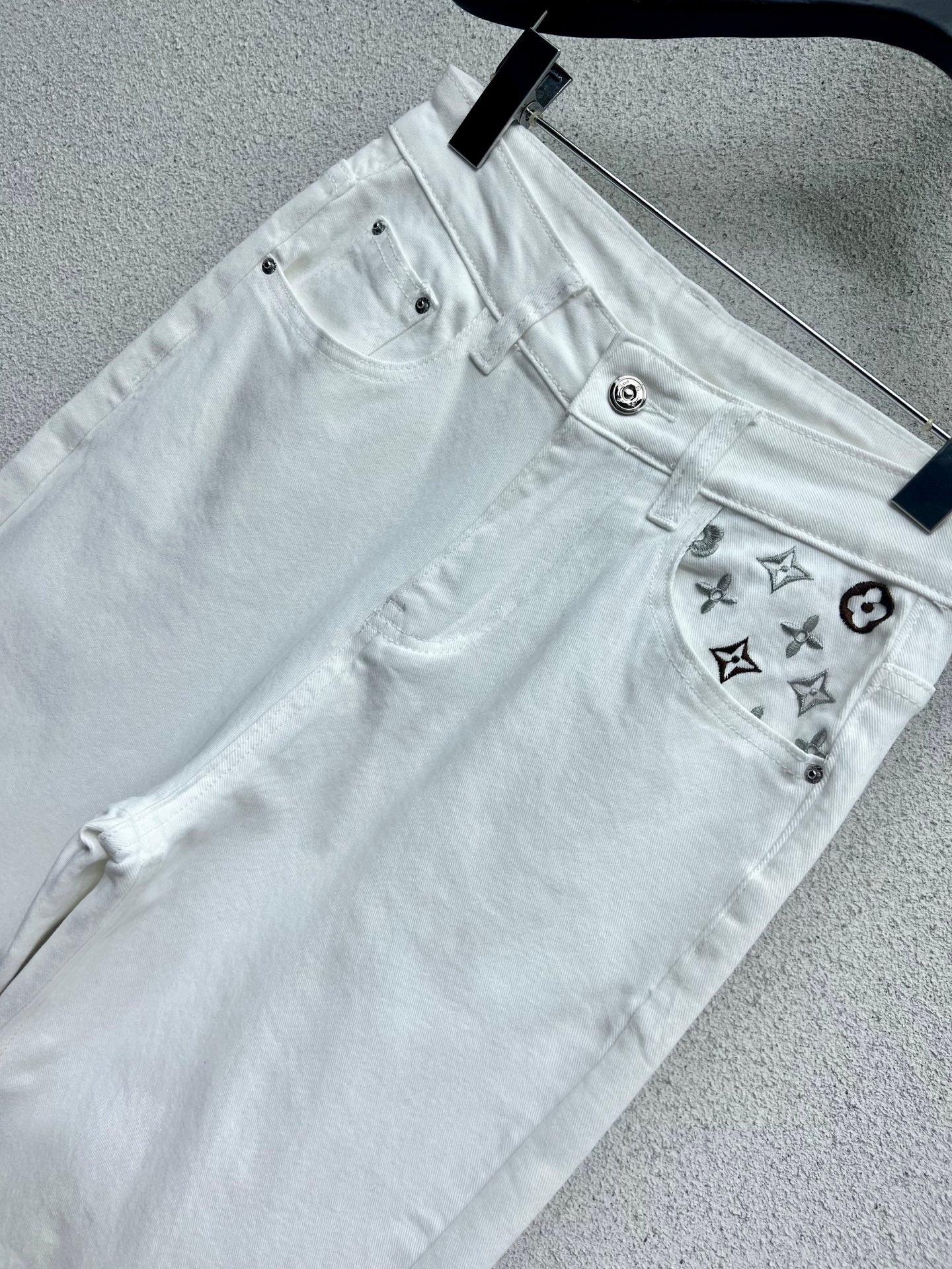 1ouis  25tw  embroidery  jeans