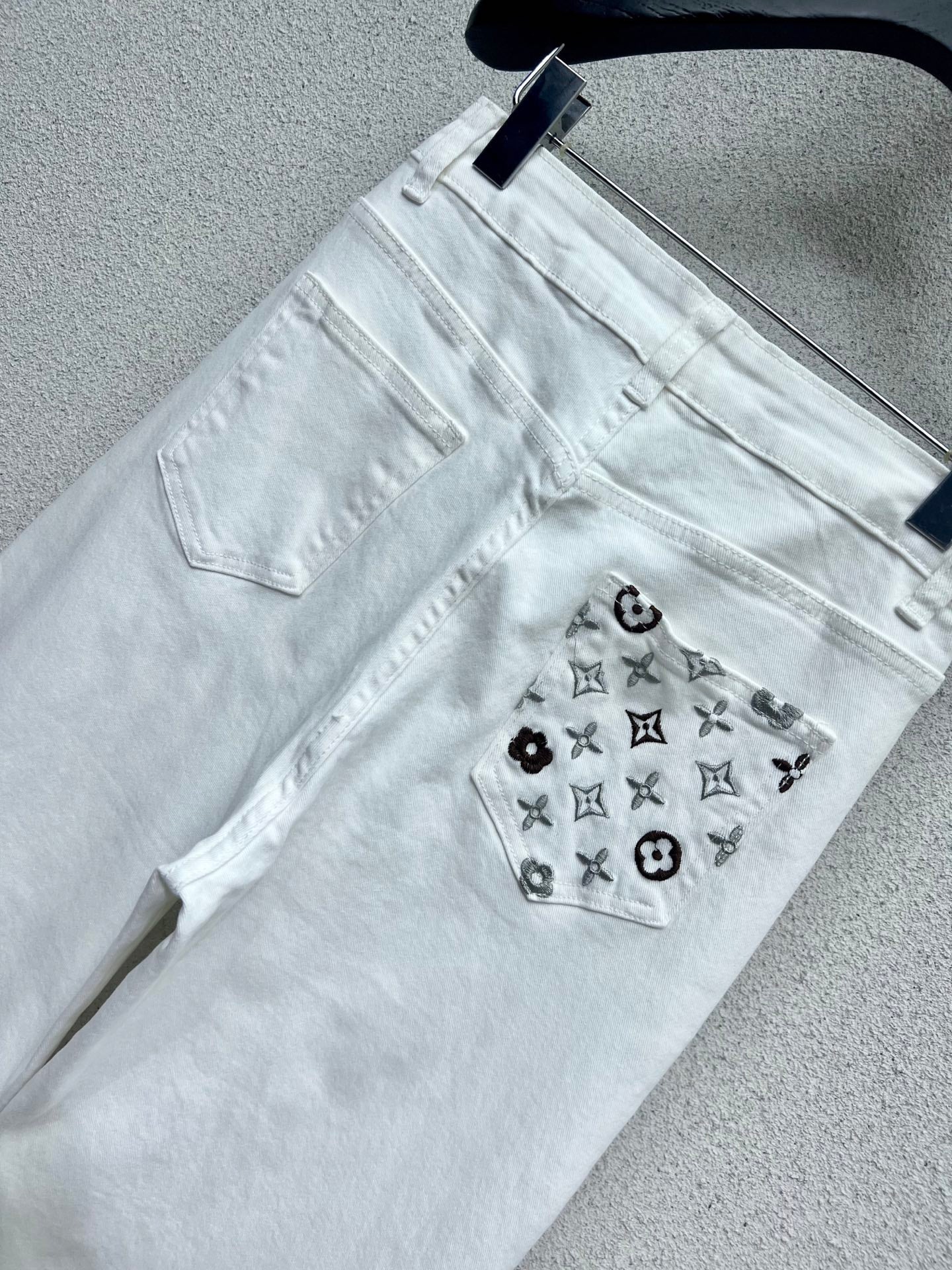 1ouis  25tw  embroidery  jeans
