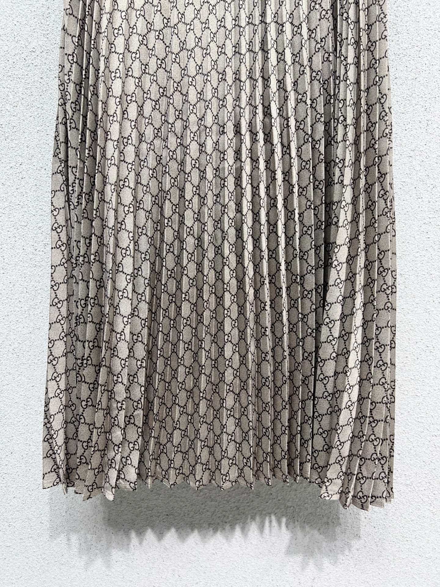 Guc 25fw ruffe skirts