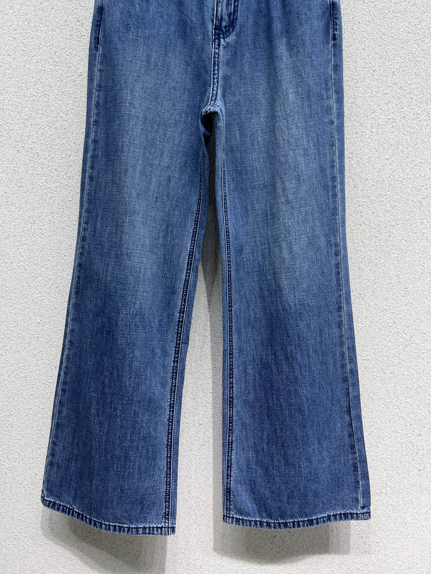 Miu 25fw all-match jeans