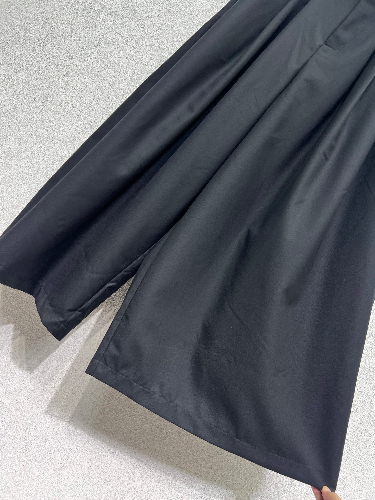 Cel 25fw pleated pants