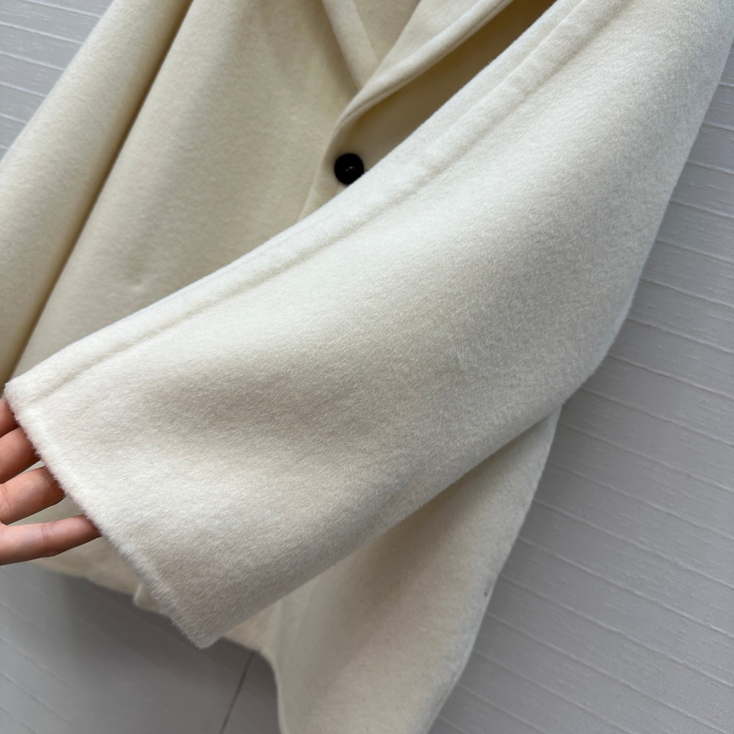 Loe 25fw cashemre coat