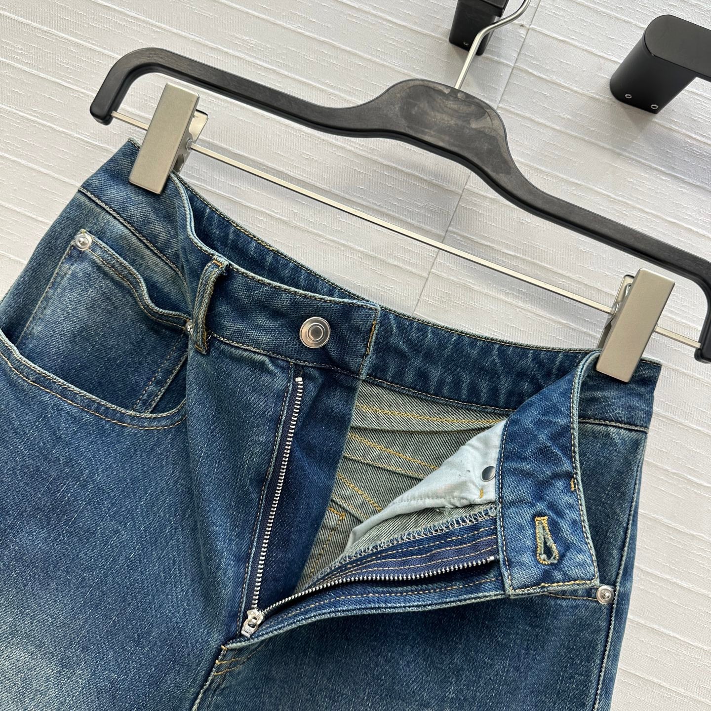 Alai 25fw all-mstch jeans