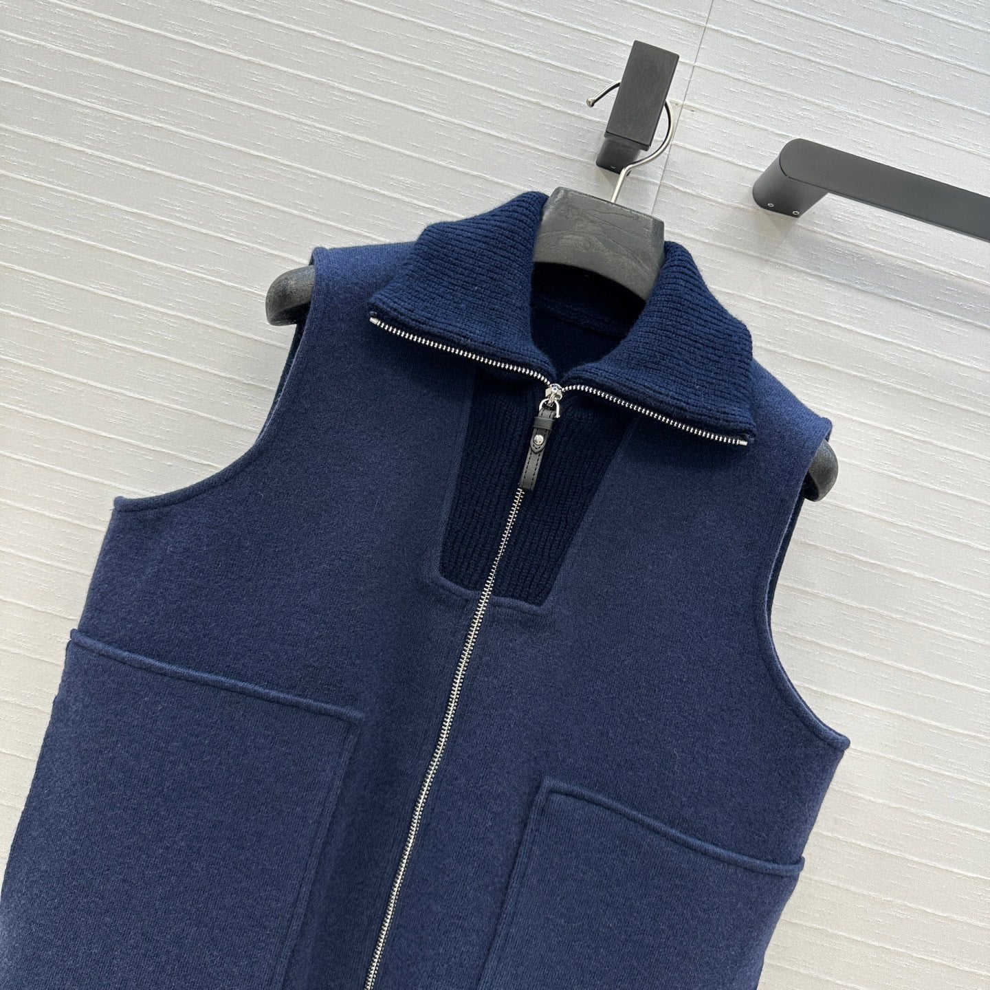 Herm 25fw sleeveless vest