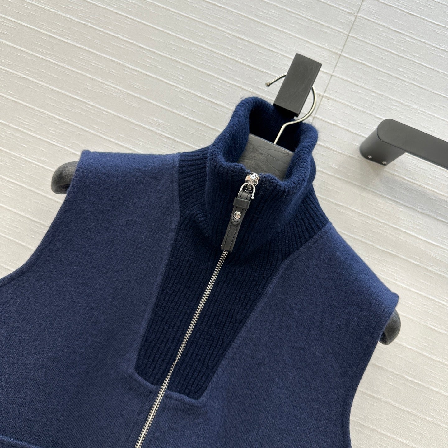 Herm 25fw sleeveless vest