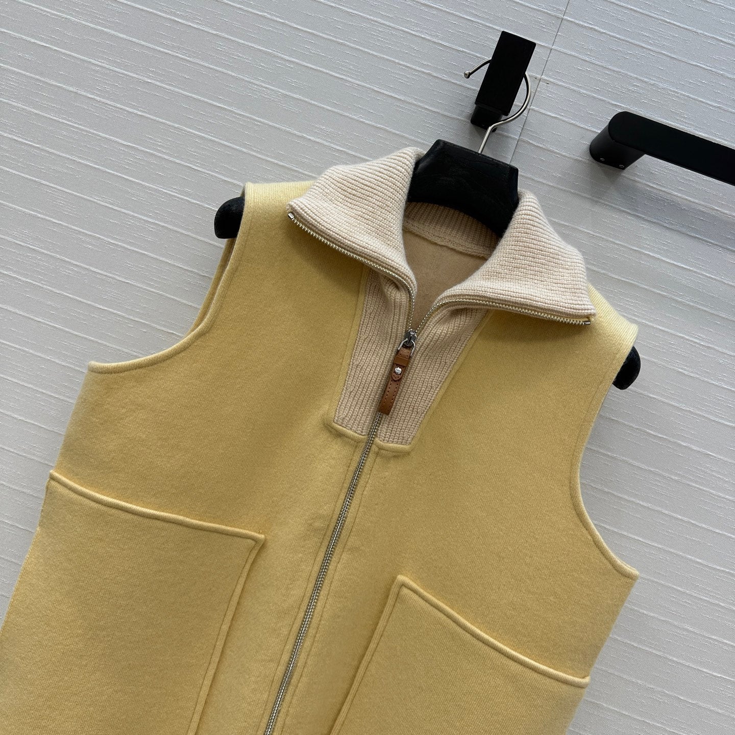Herm 25fw sleeveless vest