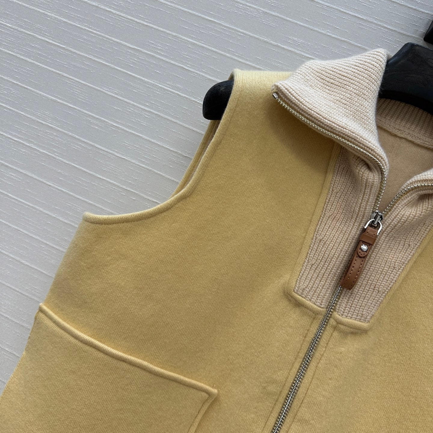 Herm 25fw sleeveless vest