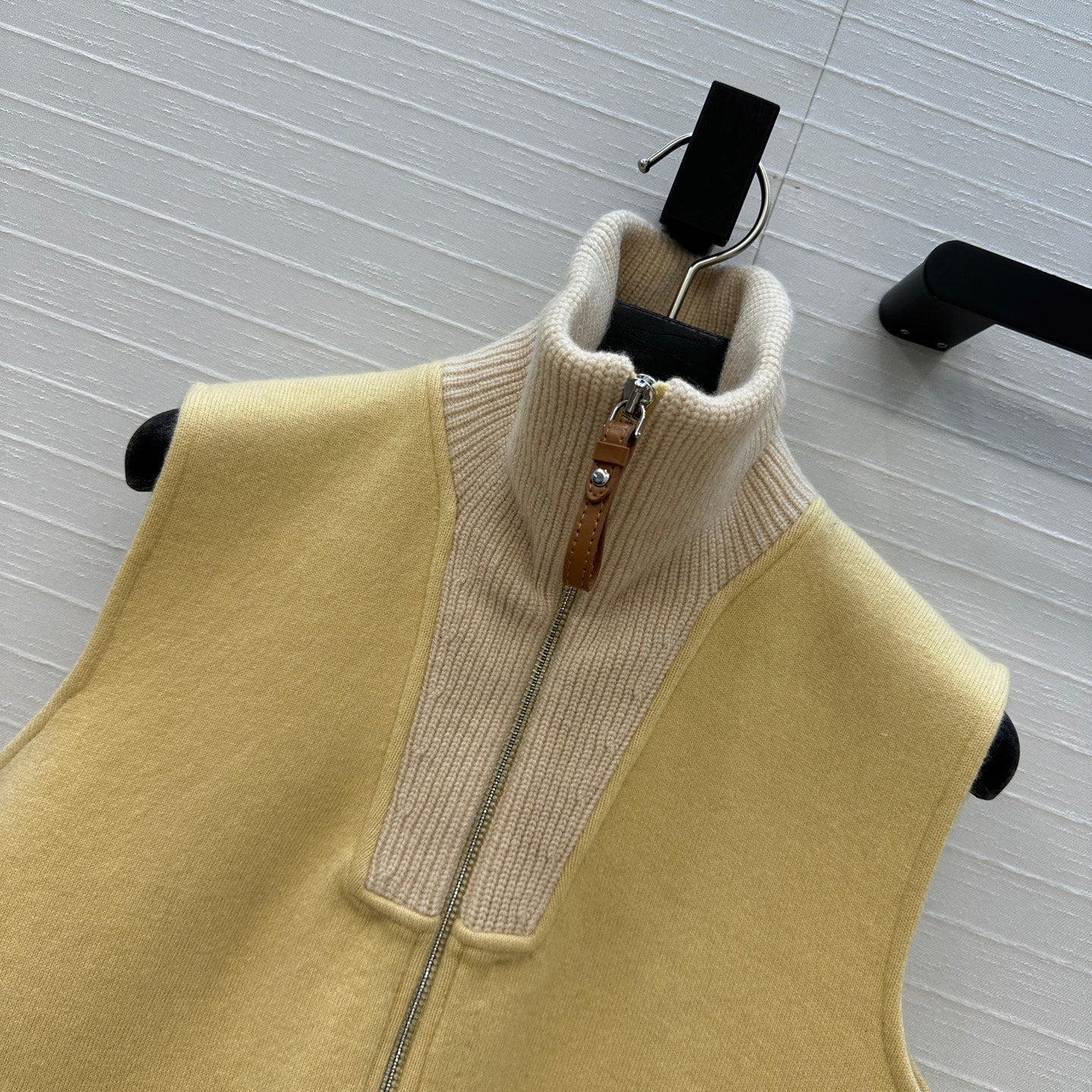 Herm 25fw sleeveless vest