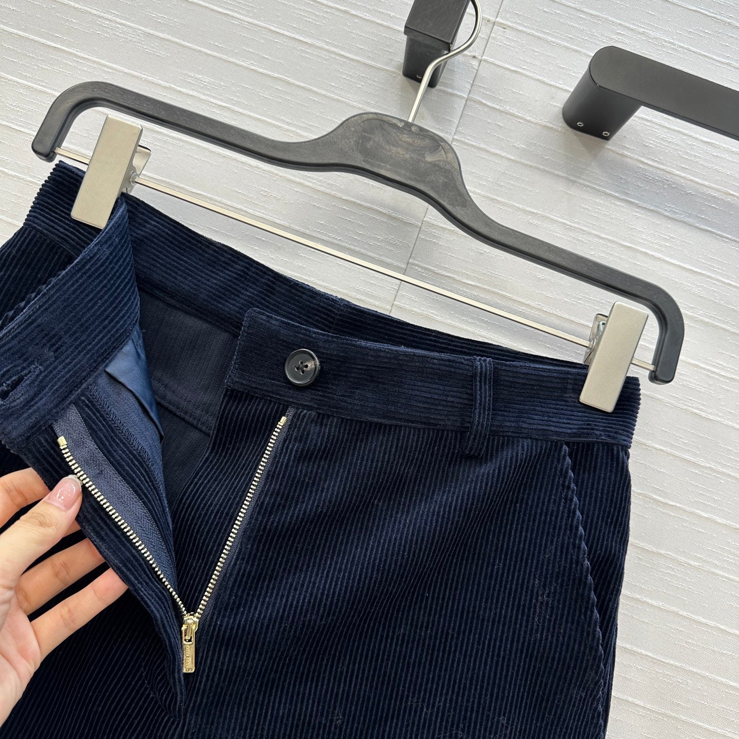 Miu 25fw all-match pants