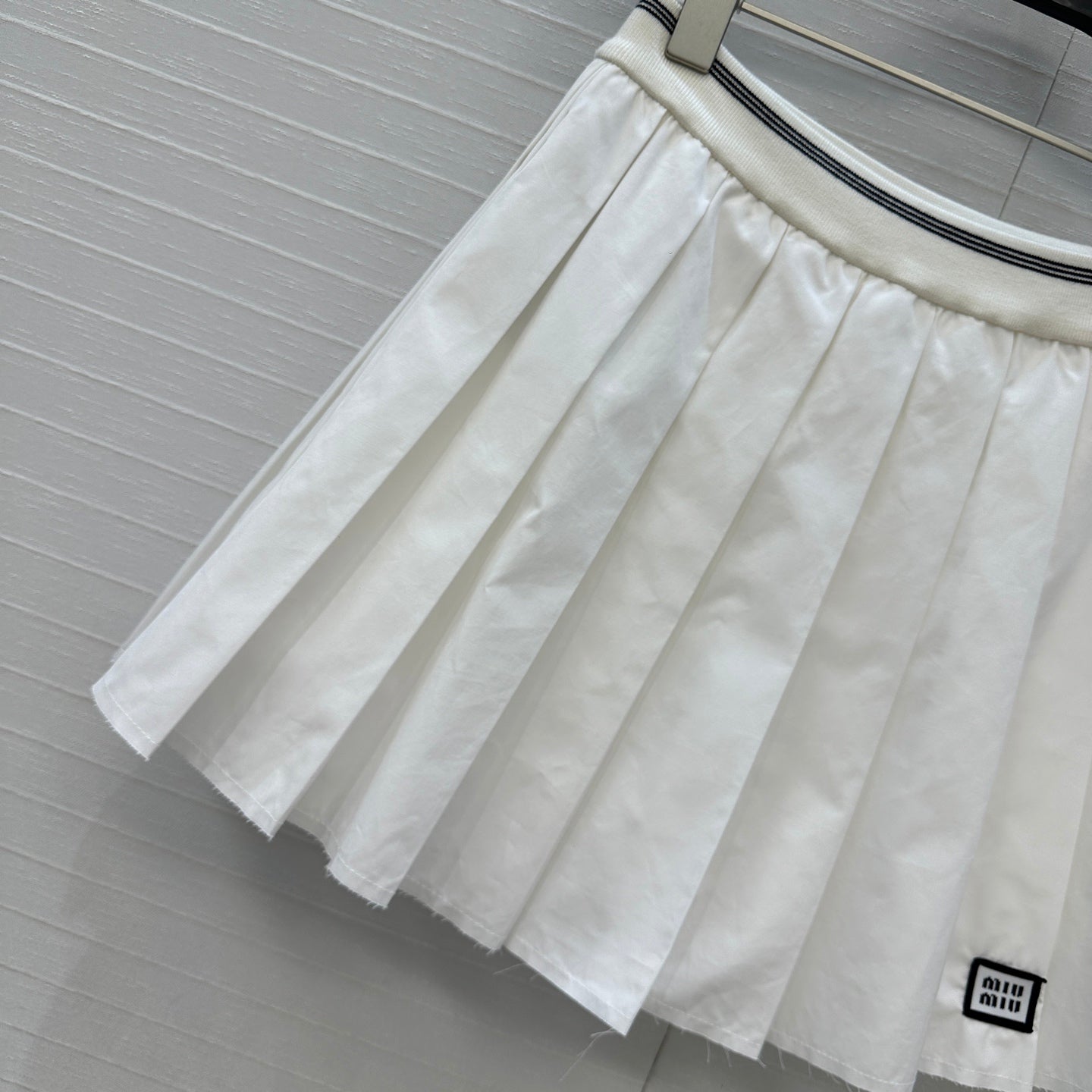 Miu 25fw pleated skiets