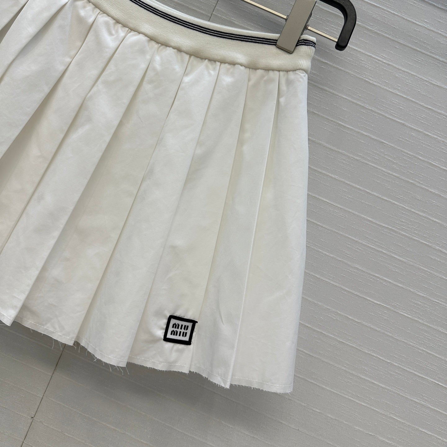 Miu 25fw pleated skiets