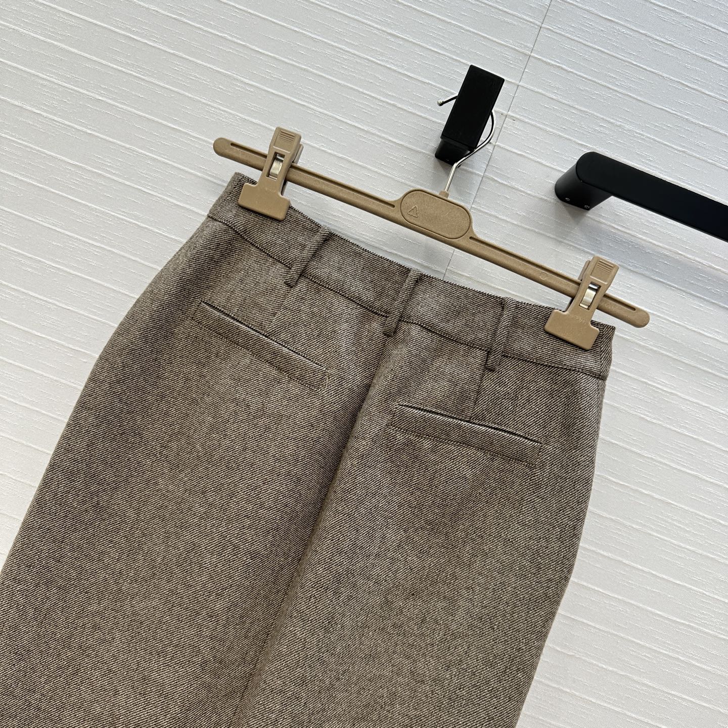 Brune 25fw split skirts