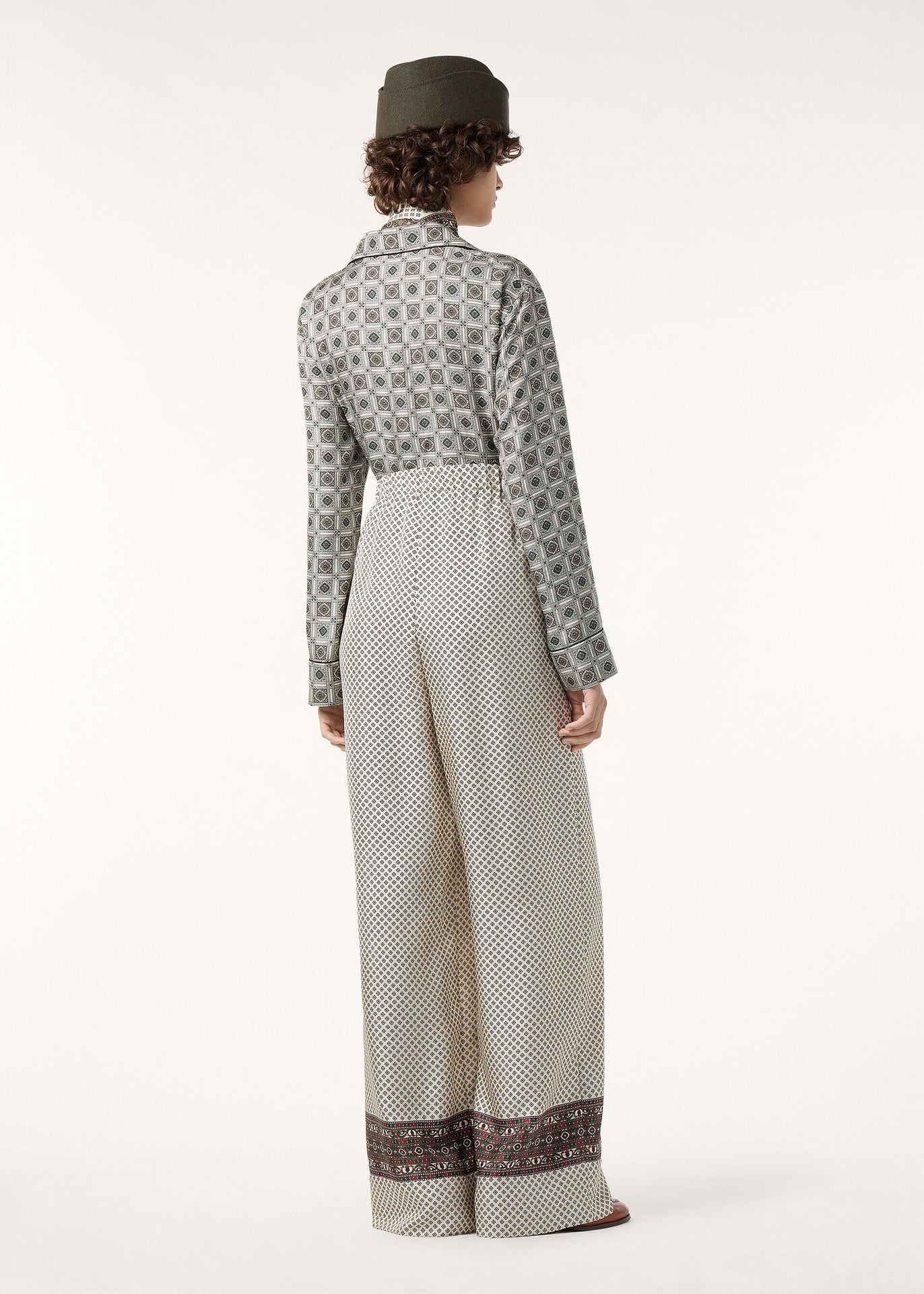 Loro 25fw printeed pants