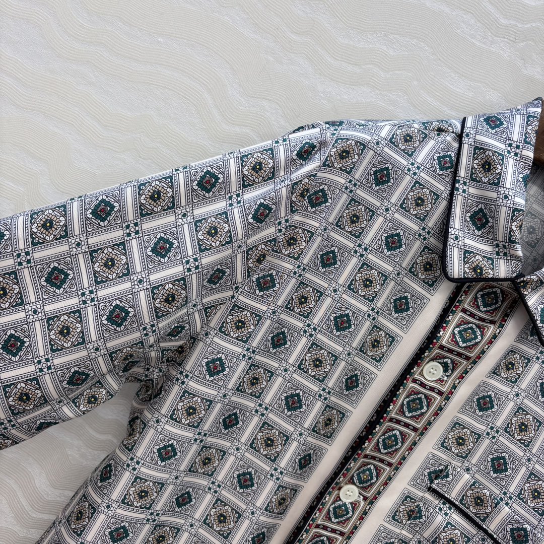 Loro 25fw buttons shirt