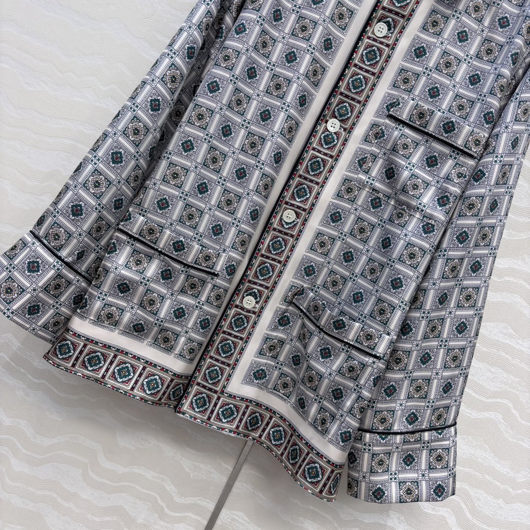 Loro 25fw buttons shirt