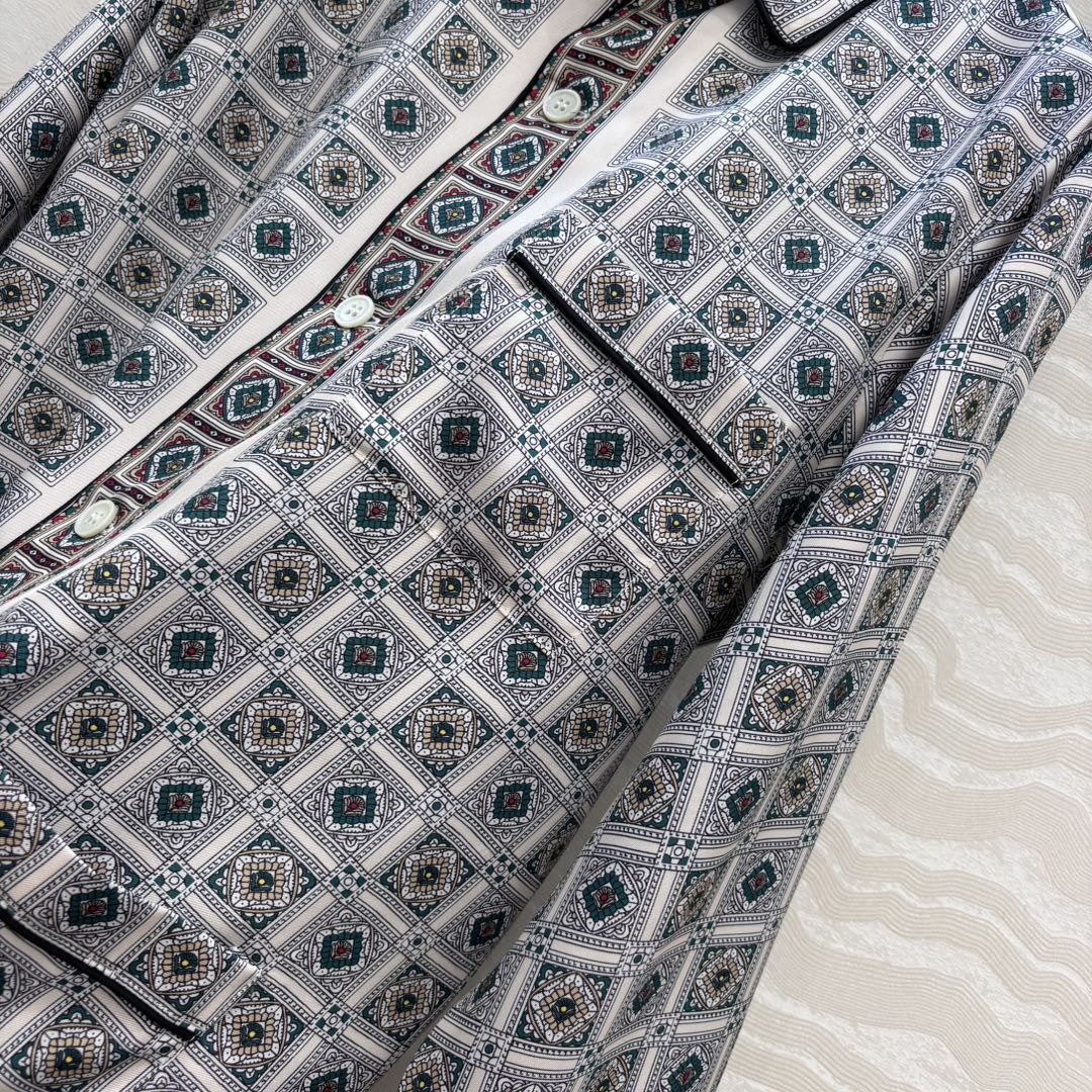 Loro 25fw buttons shirt