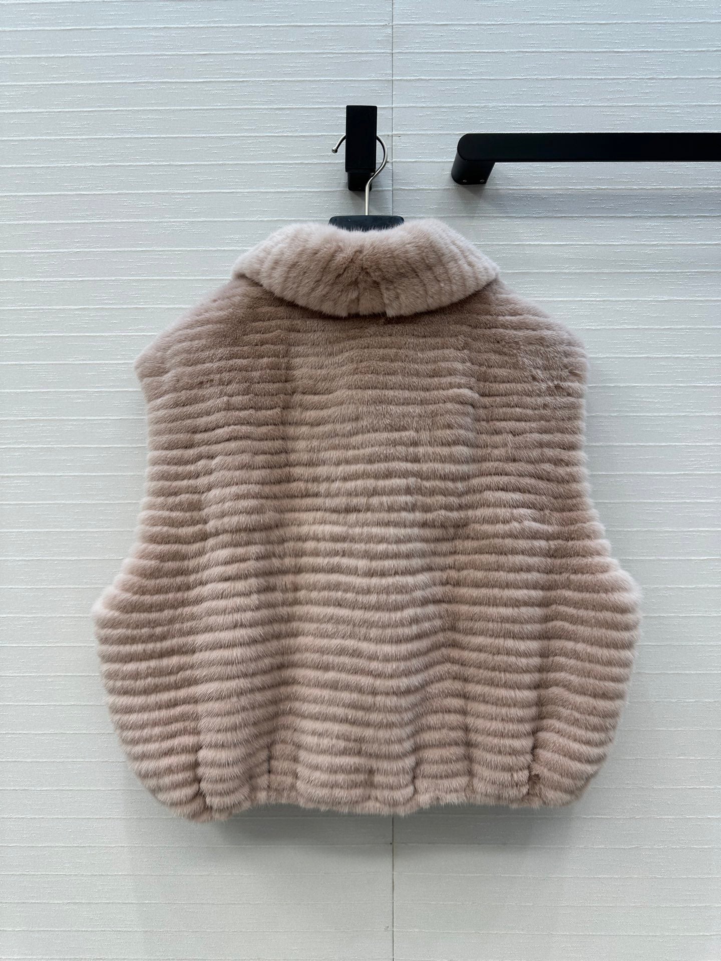 Fend 25fw fur vest