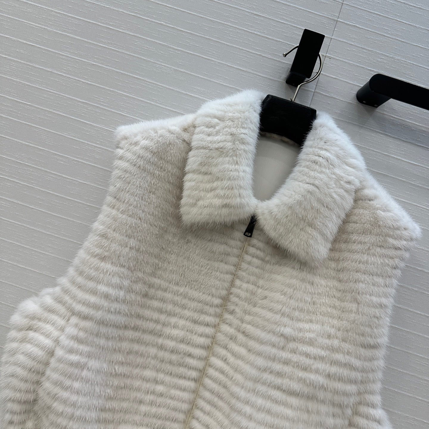 Fend 25fw fur vest