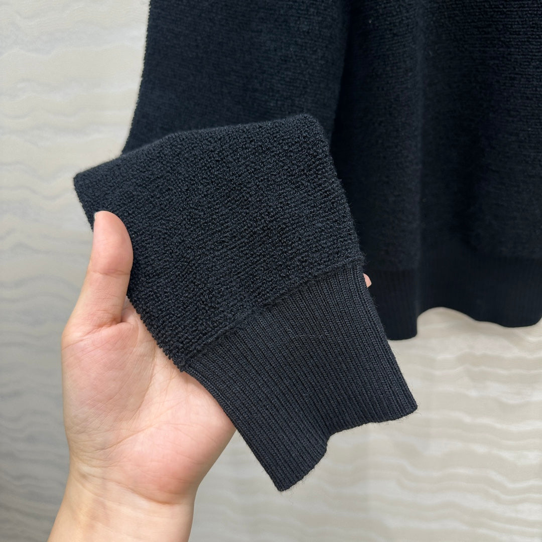 Loe 25fw embroidered sweater