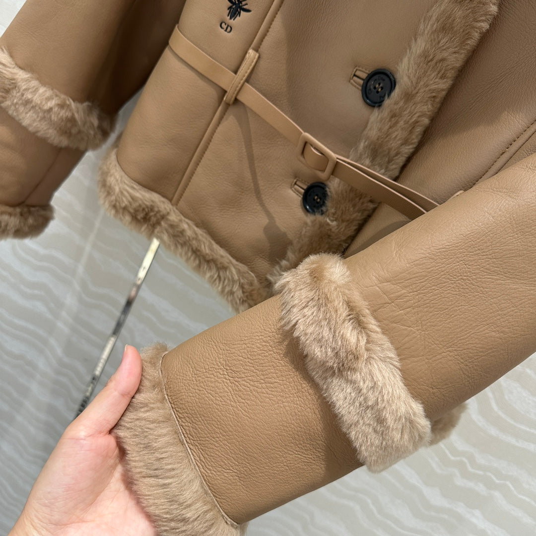 CD 25fw embroidered coat