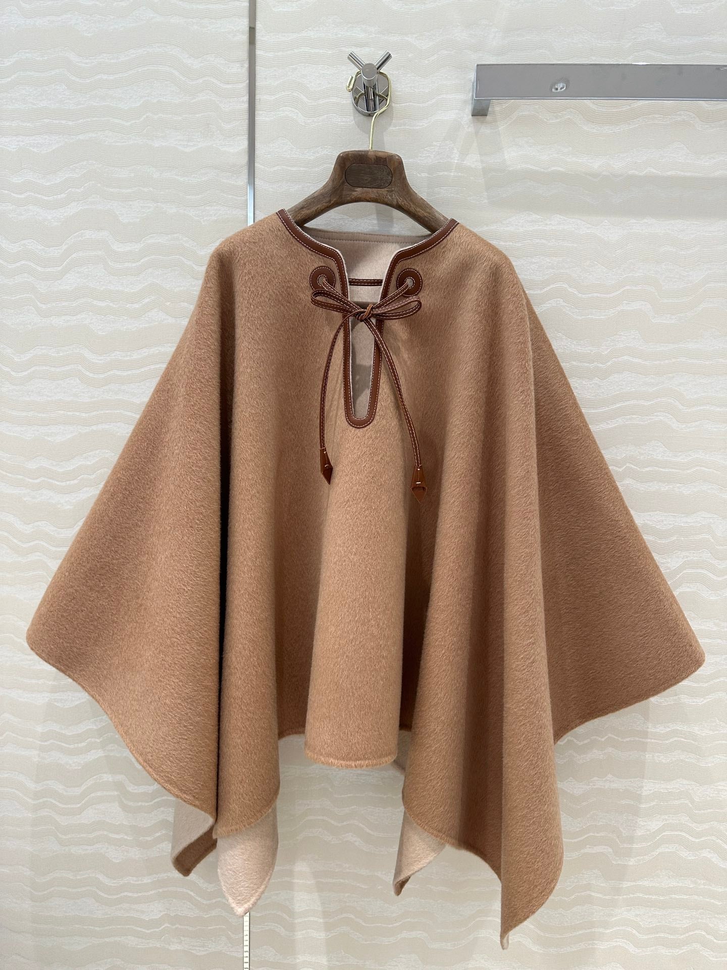 Loro 25fw all-match shawl