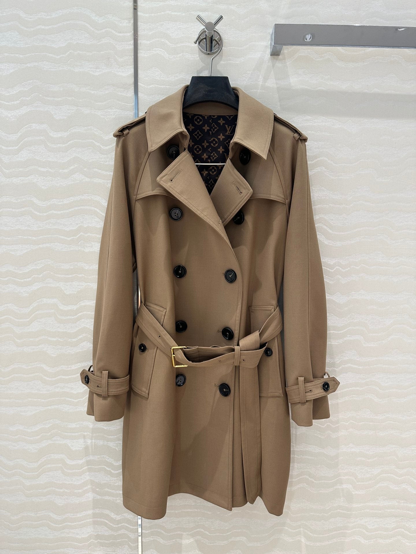 Louis 25fw trench coat