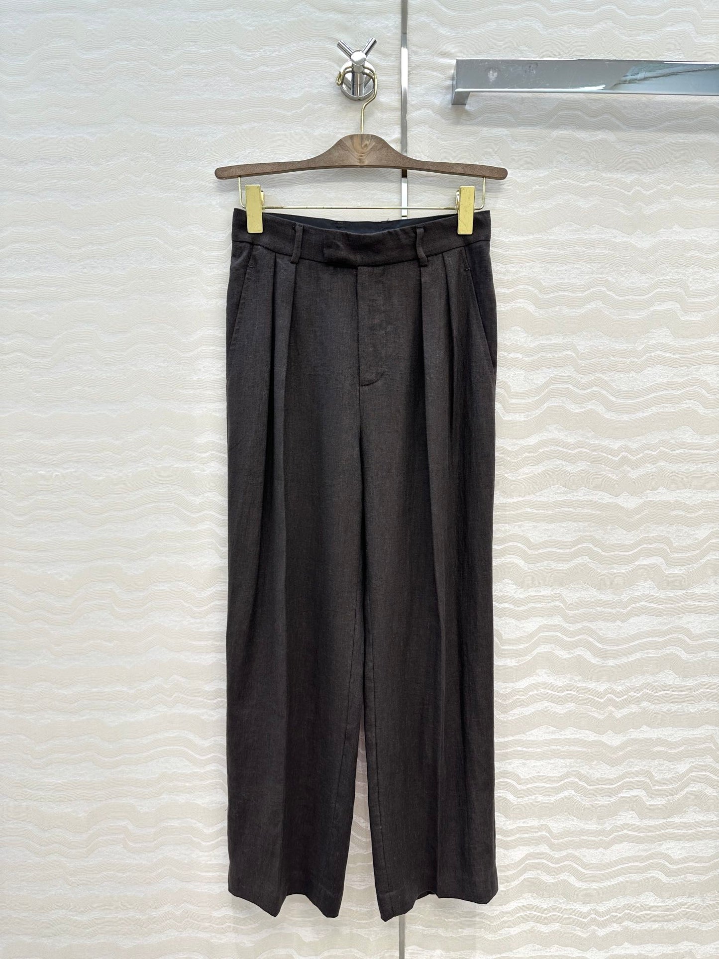 Loro 25fw pleated pants