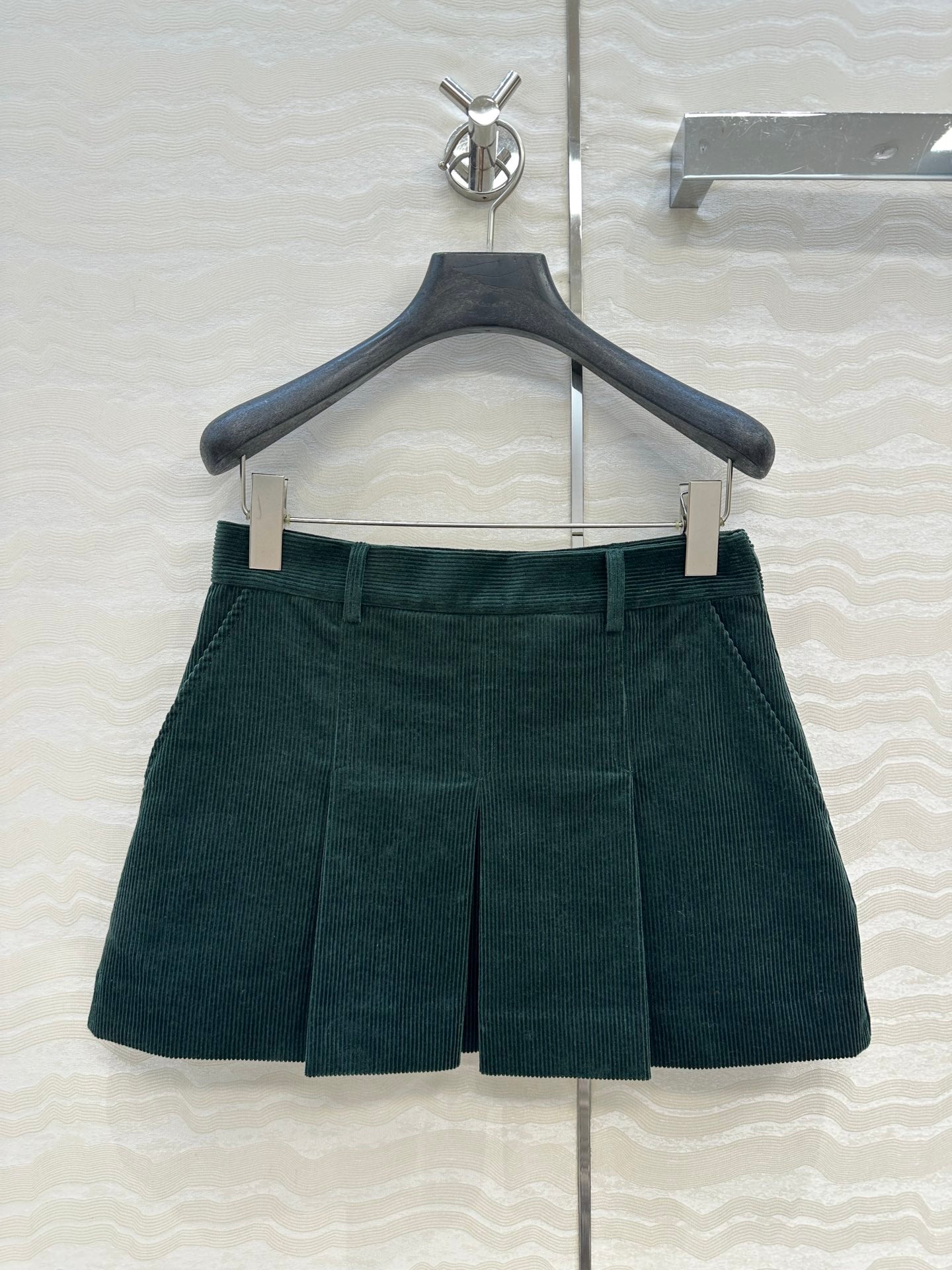 Miu 25fw pleated skirts