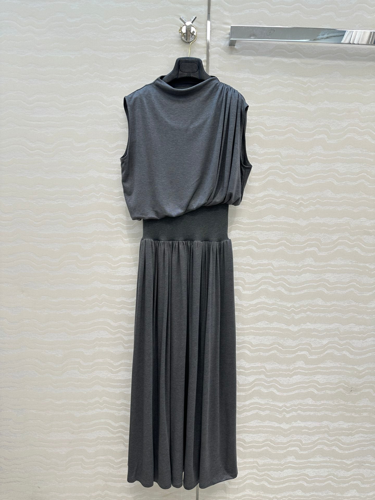 Row 25fw  sleeveless dress