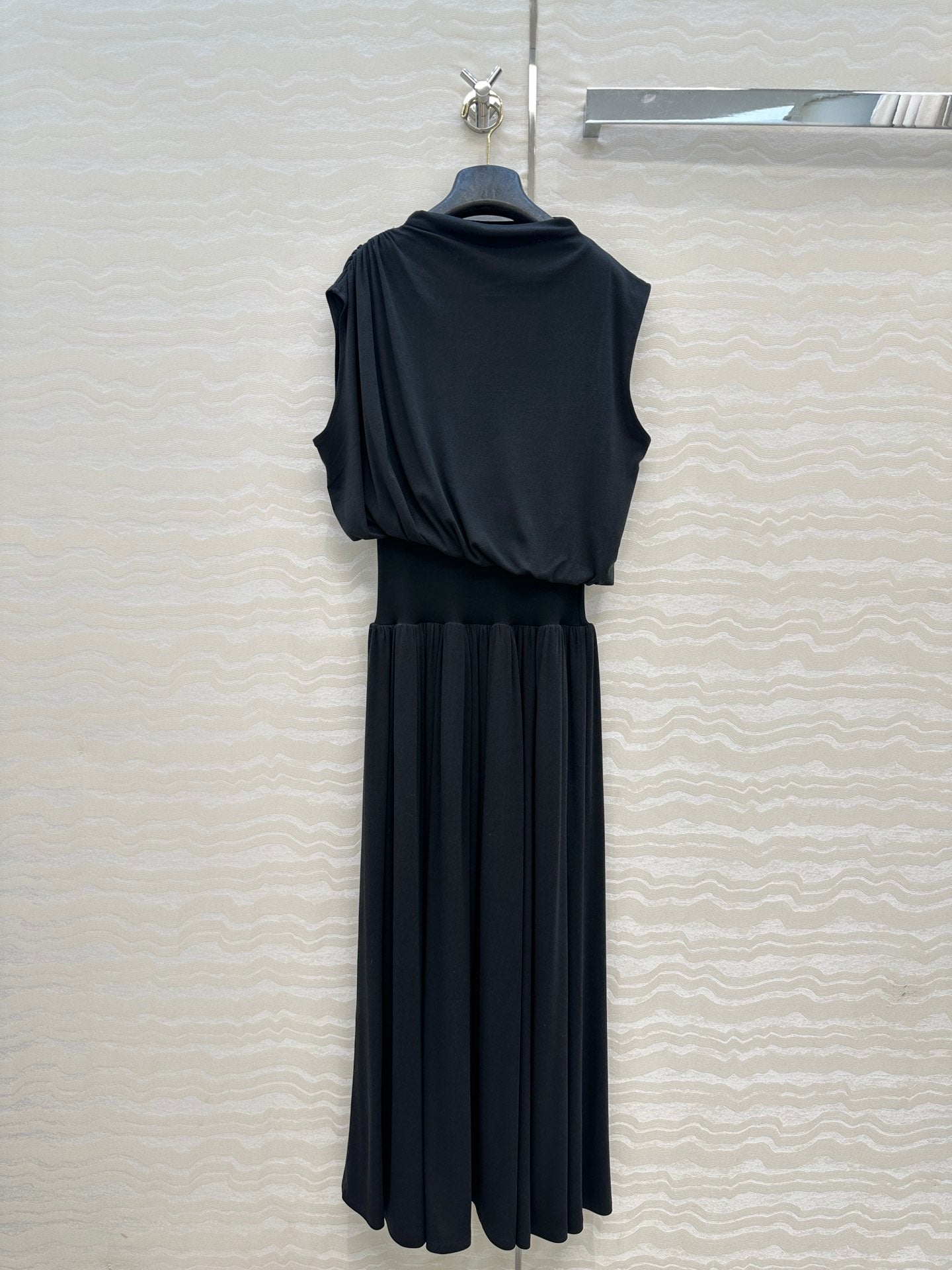 Row 25fw  sleeveless dress