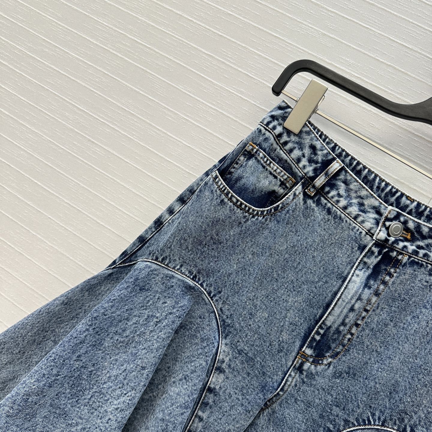 Alai 25fw ruffles jeans