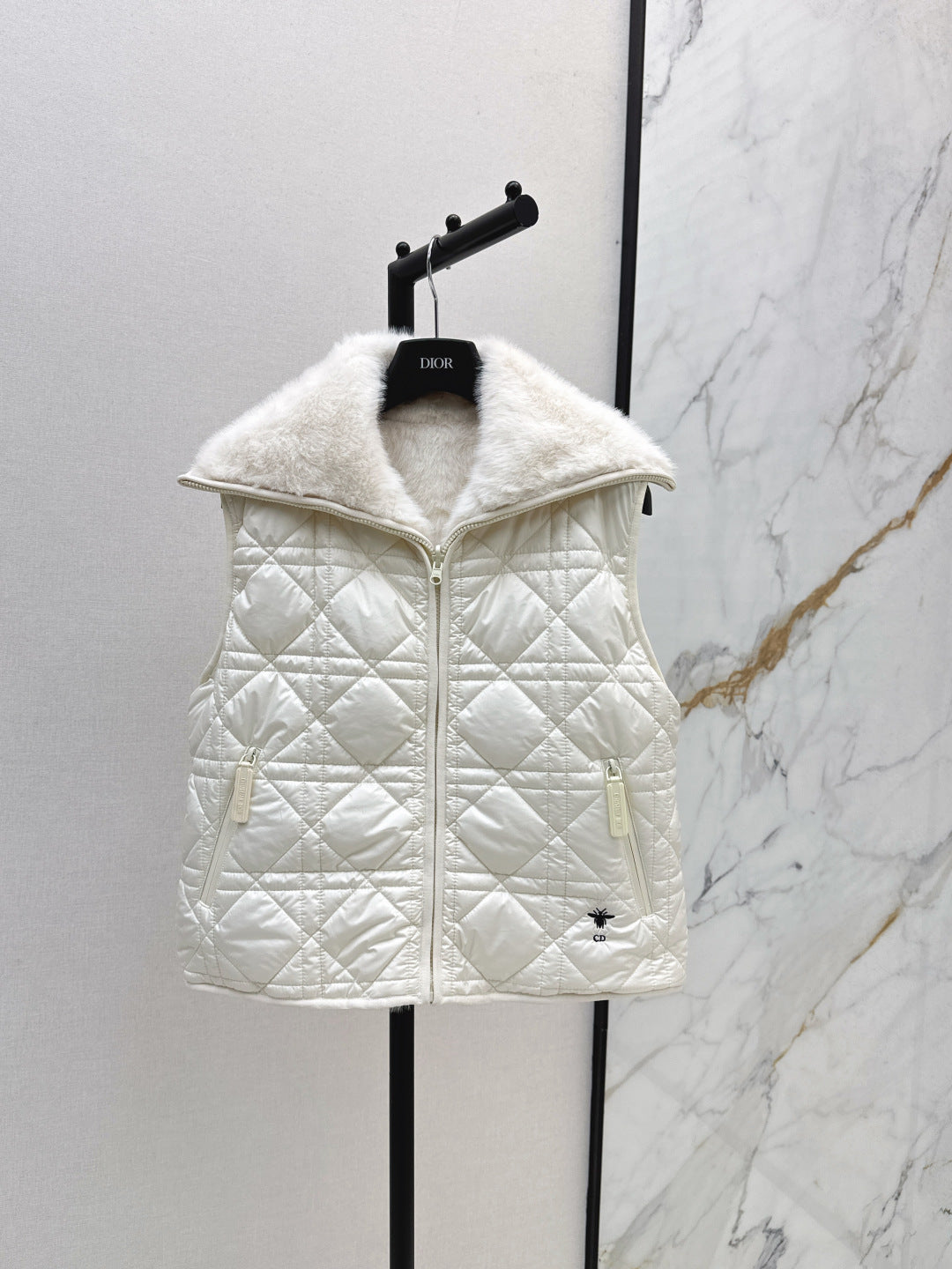 CD 25fw down vest