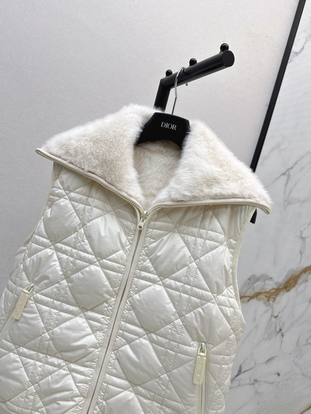 CD 25fw down vest