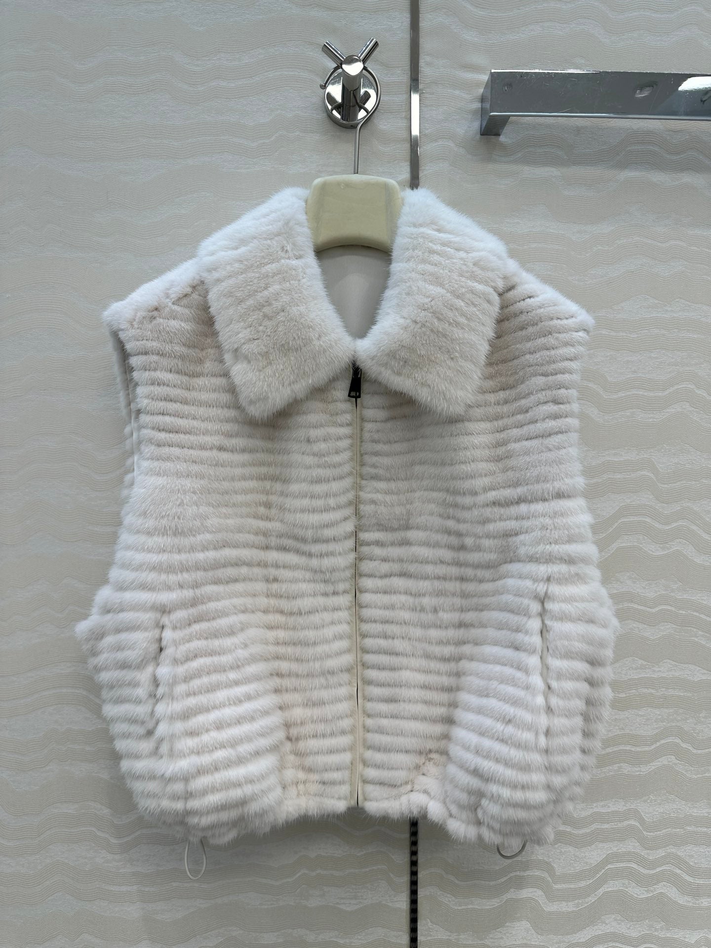Fend 25fw fur vest