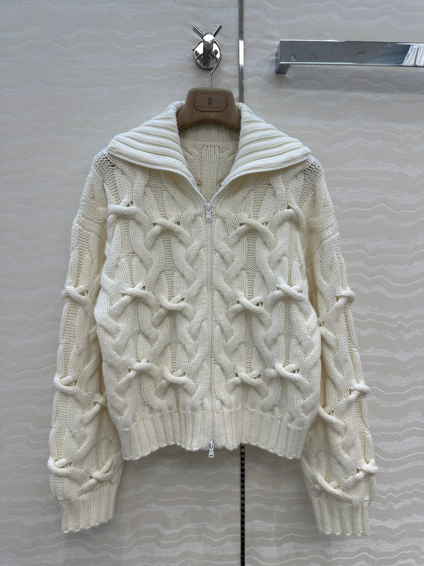 Brune 25fw embroidered jacket