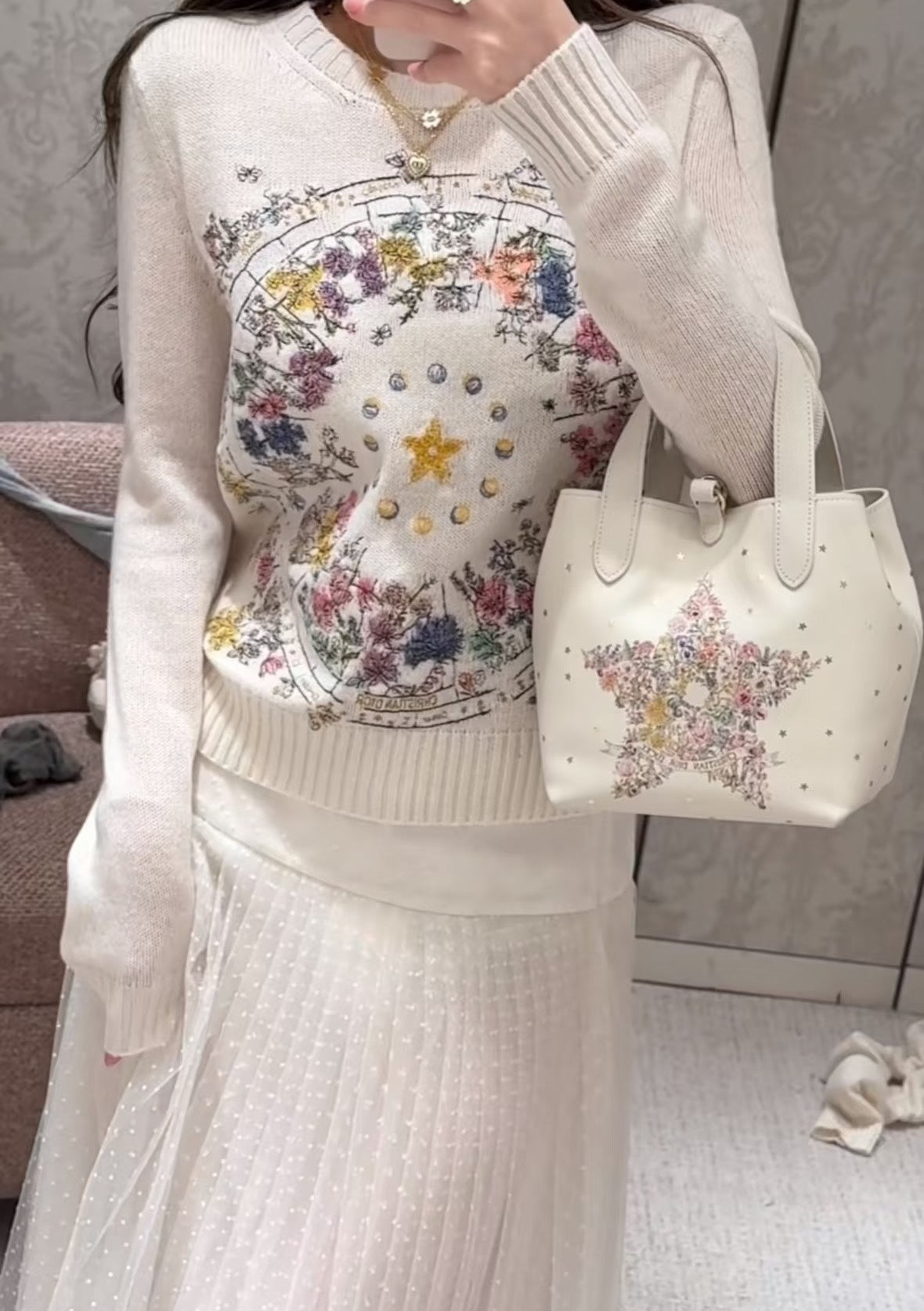 CD 25fw embroidered sweater