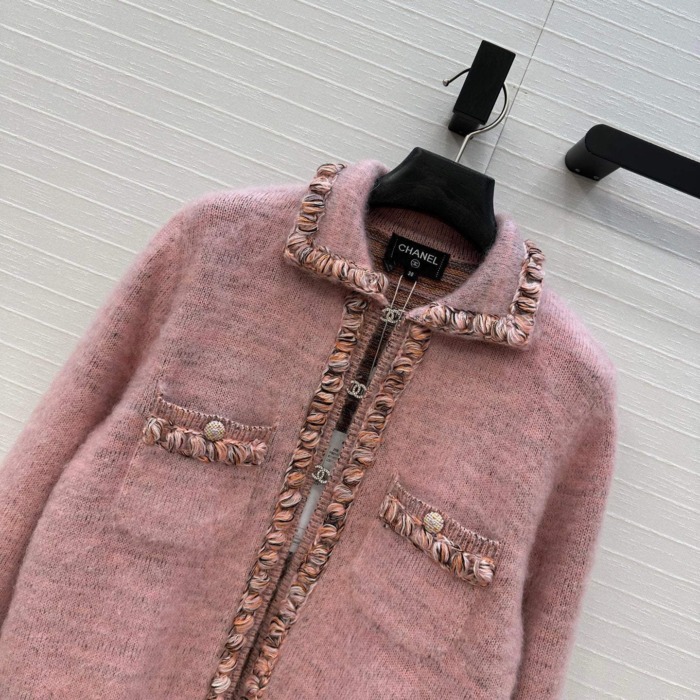 Guc 25fw embroidered cardigan