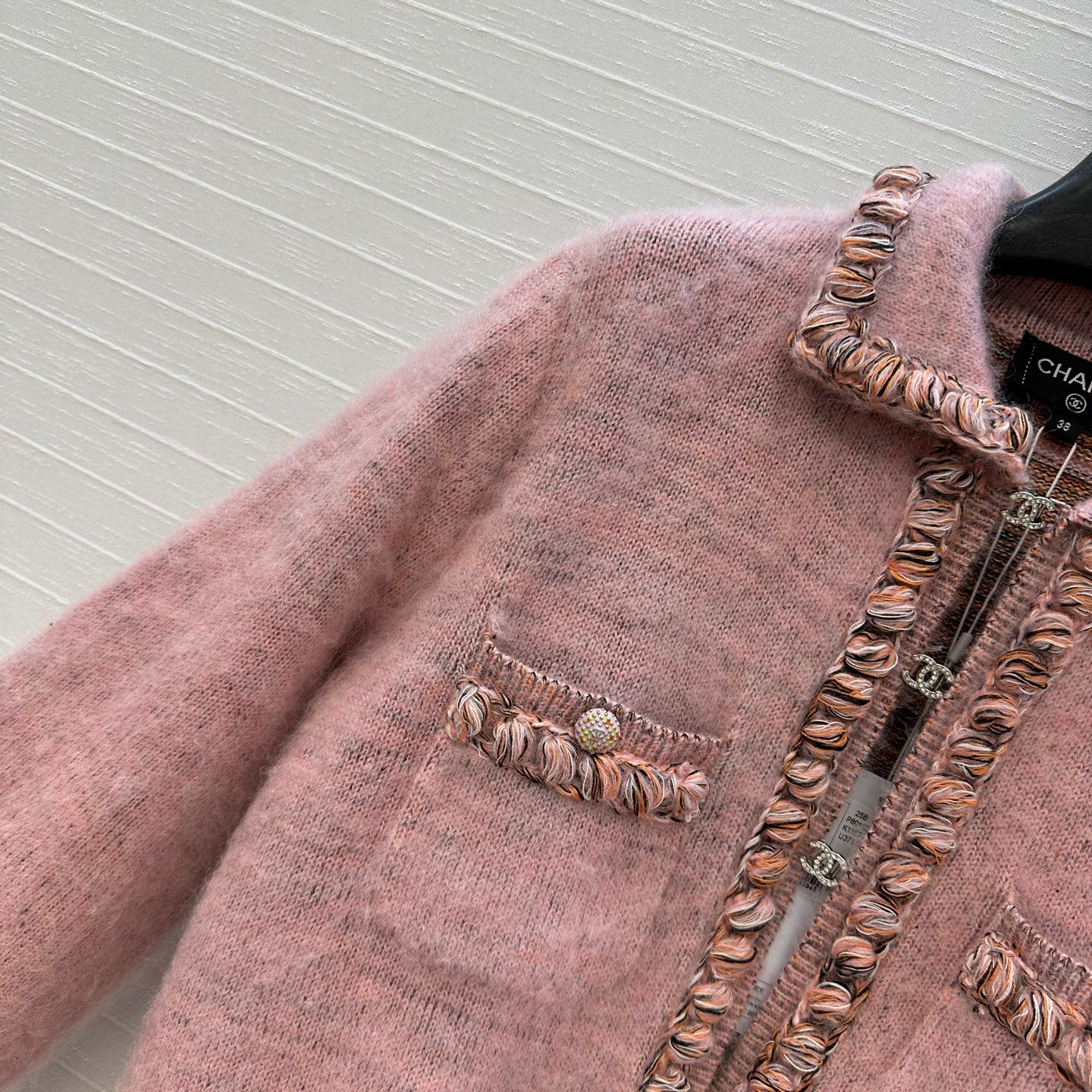 Guc 25fw embroidered cardigan