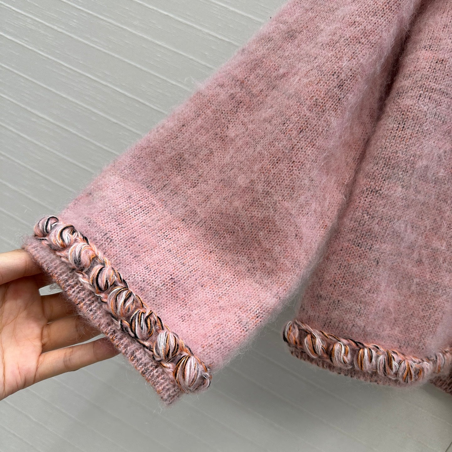 Guc 25fw embroidered cardigan