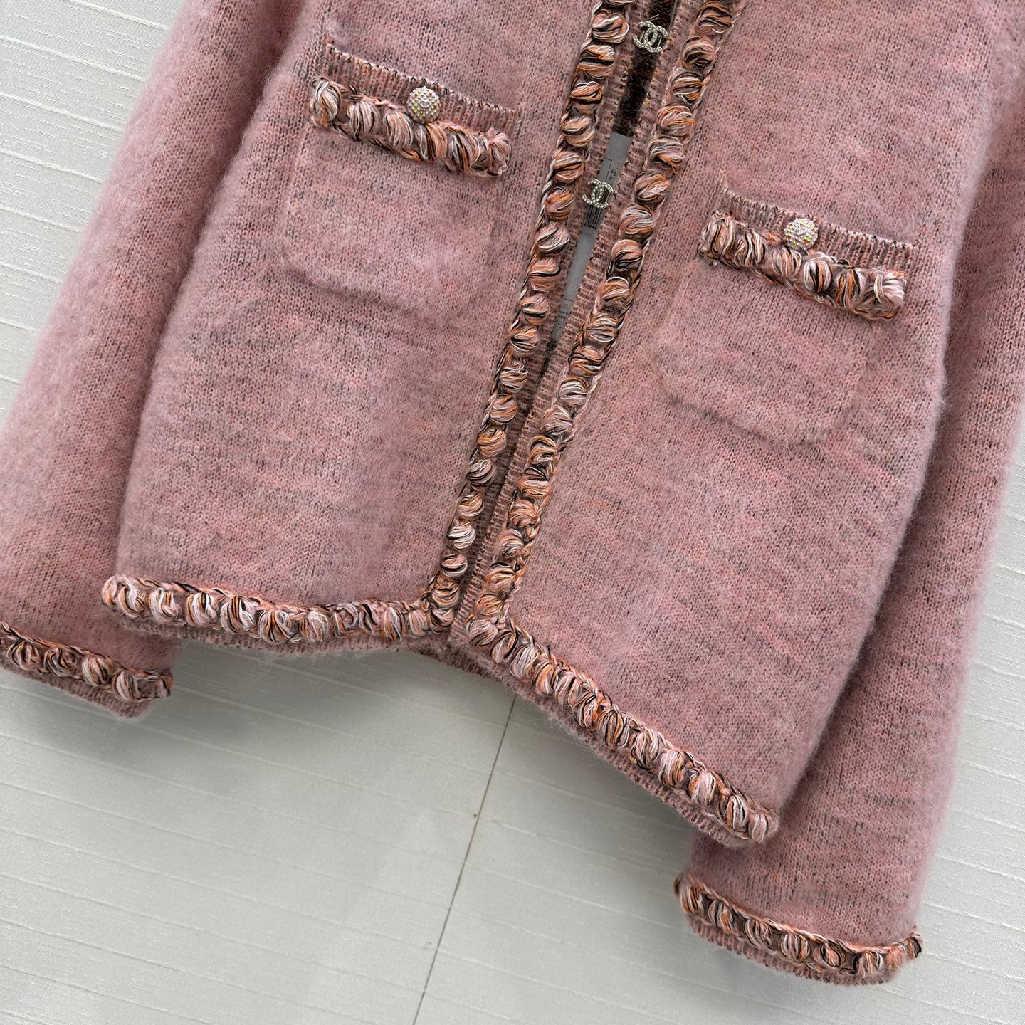 Guc 25fw embroidered cardigan