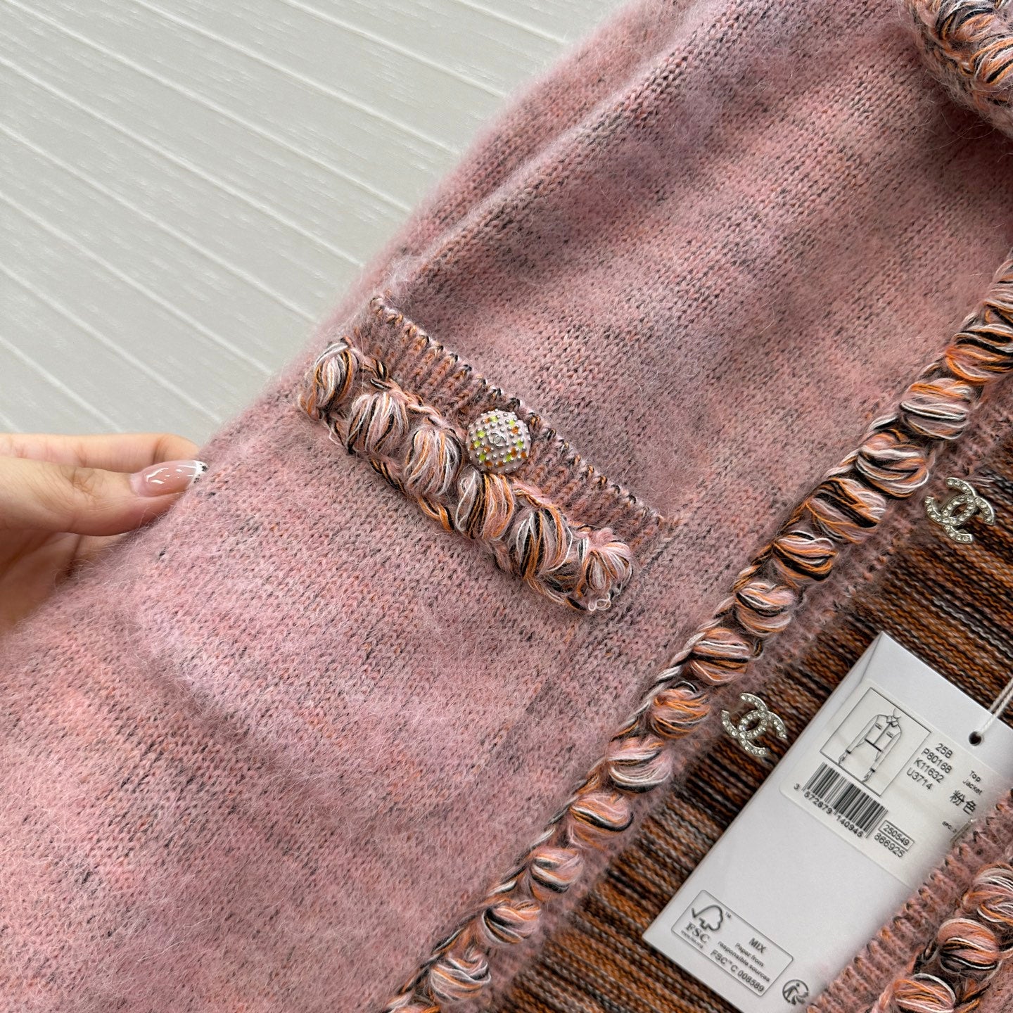 Guc 25fw embroidered cardigan