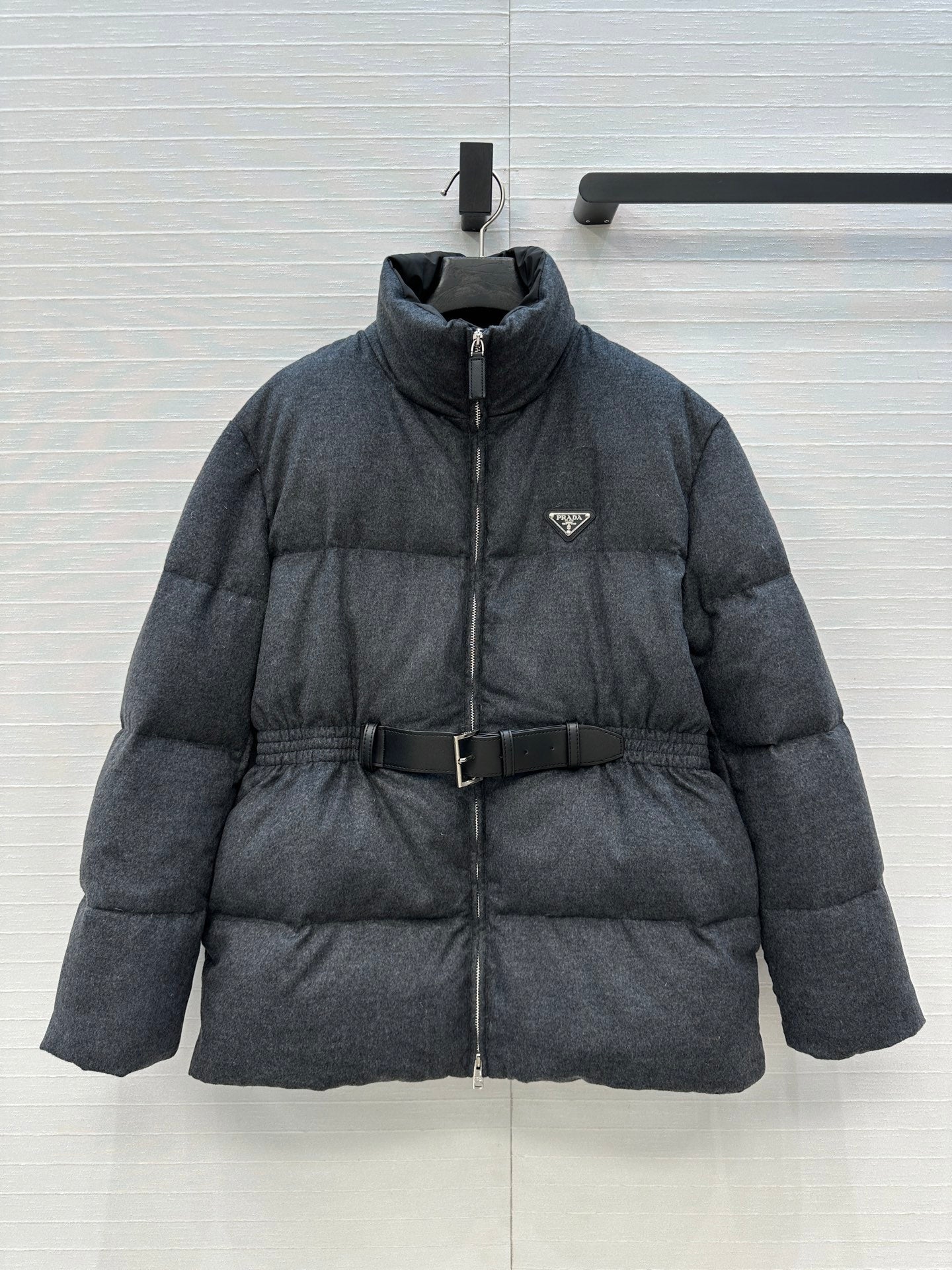 Pra 25fw down jacket