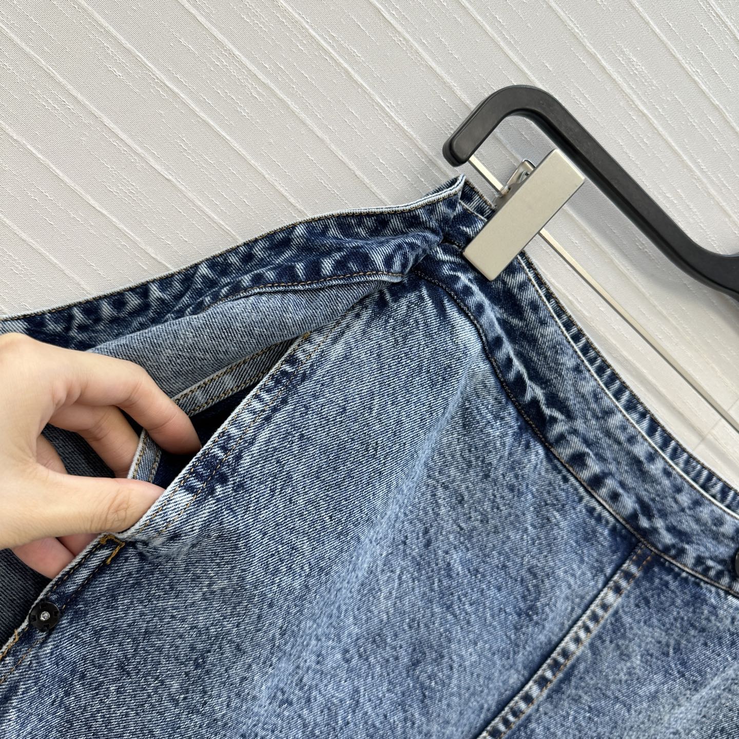 Alai 25fw all-match jeans