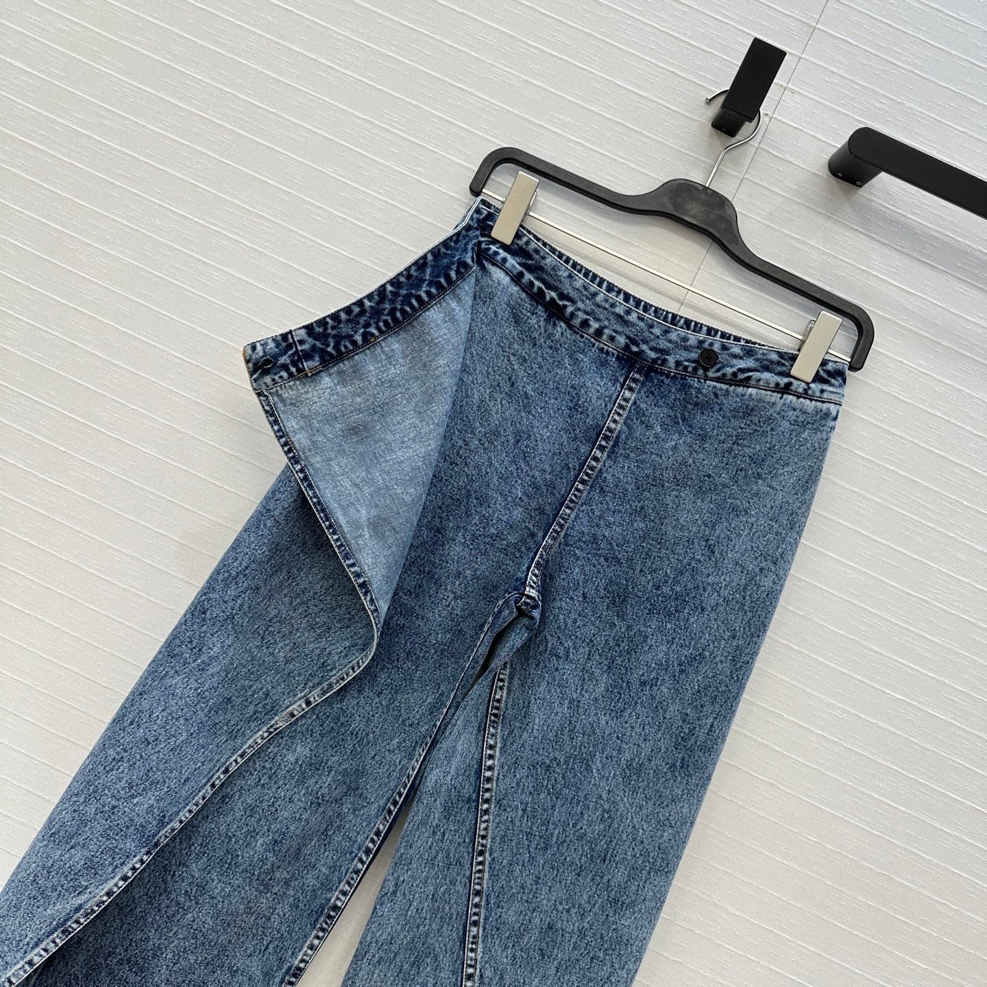 Alai 25fw all-match jeans