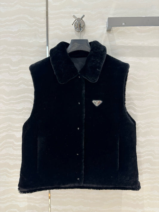 Pra 25fw fur vest