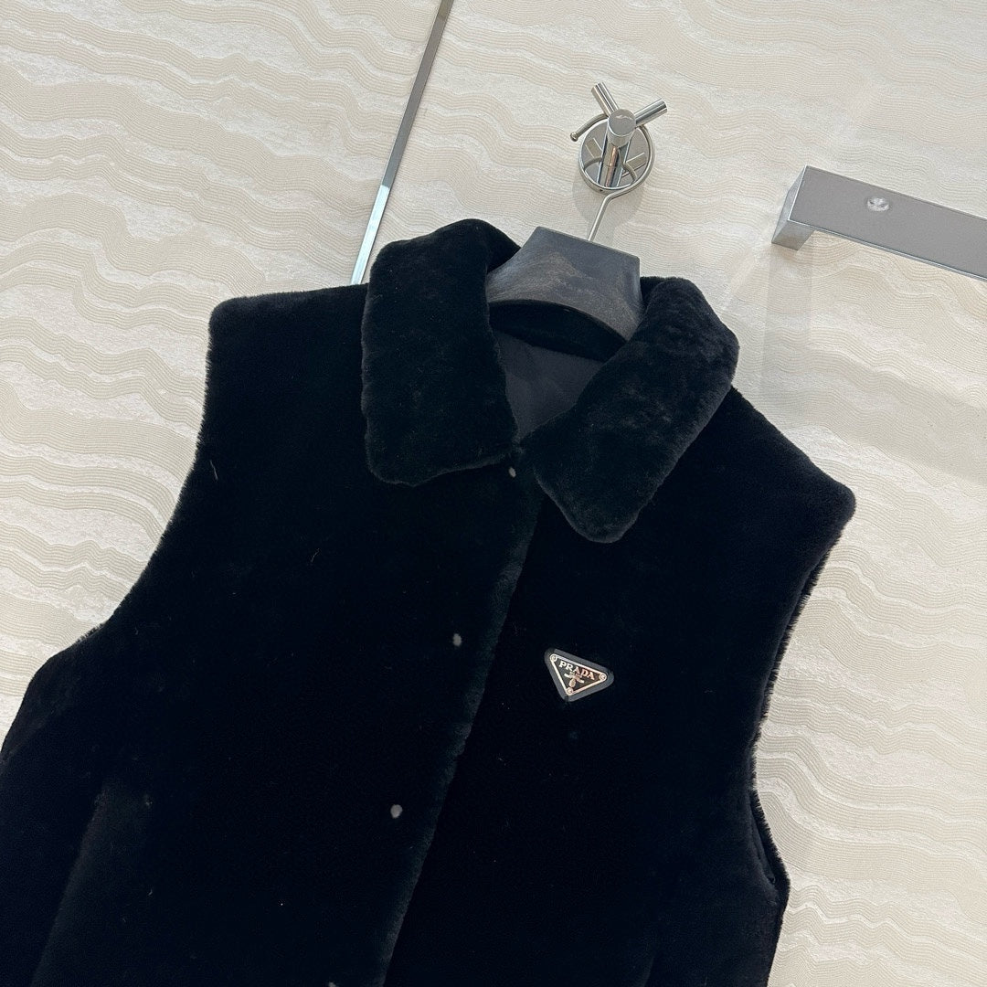 Pra 25fw fur vest