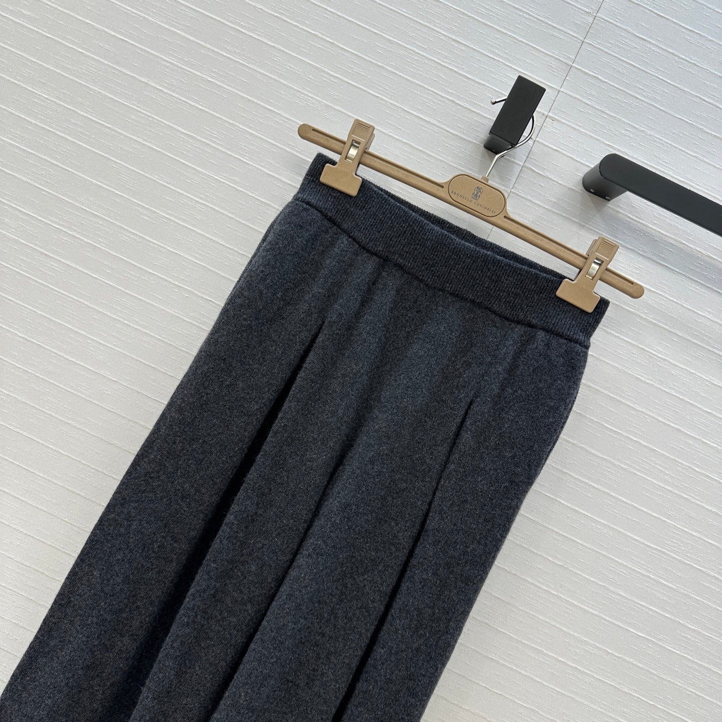 Brune 25fw knitted pants